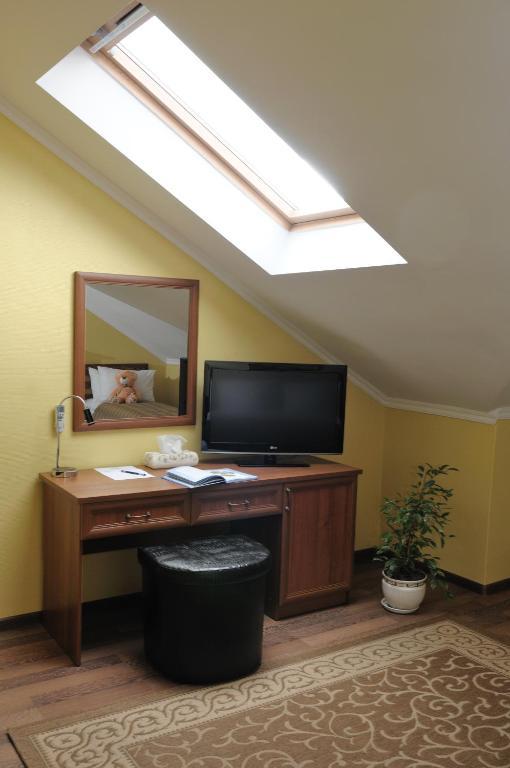 Melrose Hotel Rivne Ruang foto